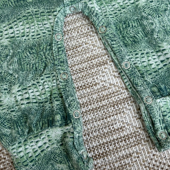 Kate Quinn Green Croc 0-3 Months Sleeveless Button Down Union Suit Bamboo - Picture 4 of 4